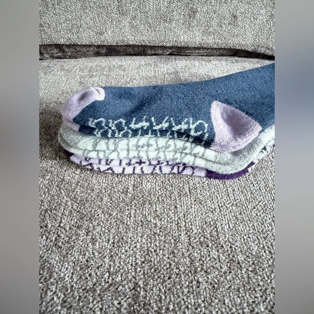 NWT GAA HUU 3-pk. Youth thermal insulated soft socks